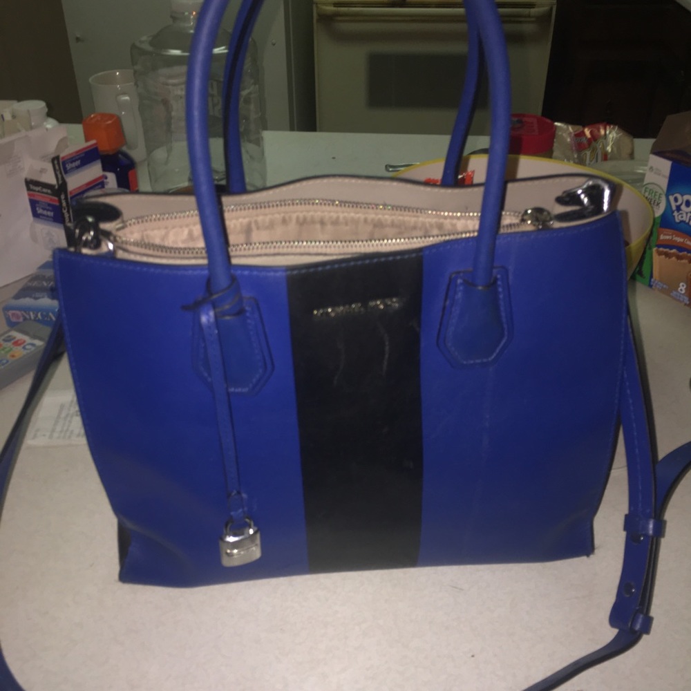 authentic Michael Kors purse MAKE OFFER MUST GO!!!
